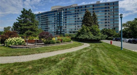 Residential - Condo/Apartment - Chomedey (Laval), Canada - Canada