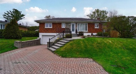 Residential - Bungalow - Saint-Francois (Laval), Canada - Canada