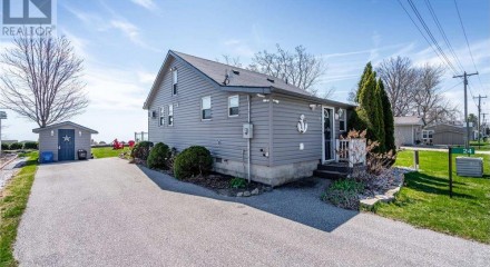 Residential - Single Family Home - Leamington, Canada - Canada