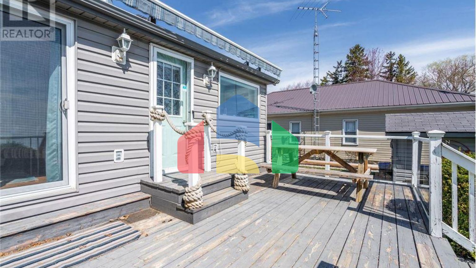 Residential - Single Family Home - Leamington, Canada - Canada