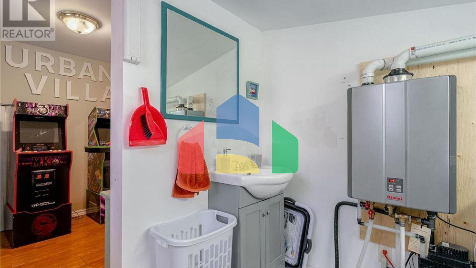 Residential - Single Family Home - Leamington, Canada - Canada