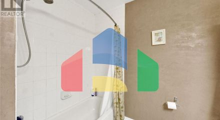 Residential - Single Family Home - London, Canada - Canada