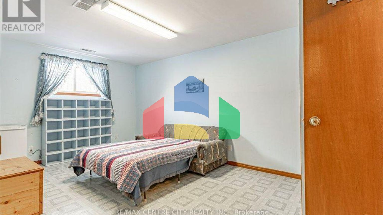 Residential - Single Family Home - London, Canada - Canada