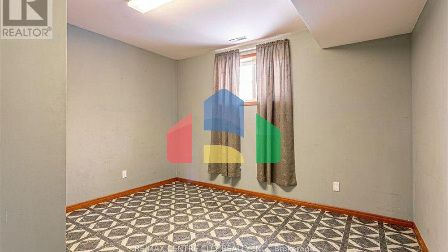 Residential - Single Family Home - London, Canada - Canada