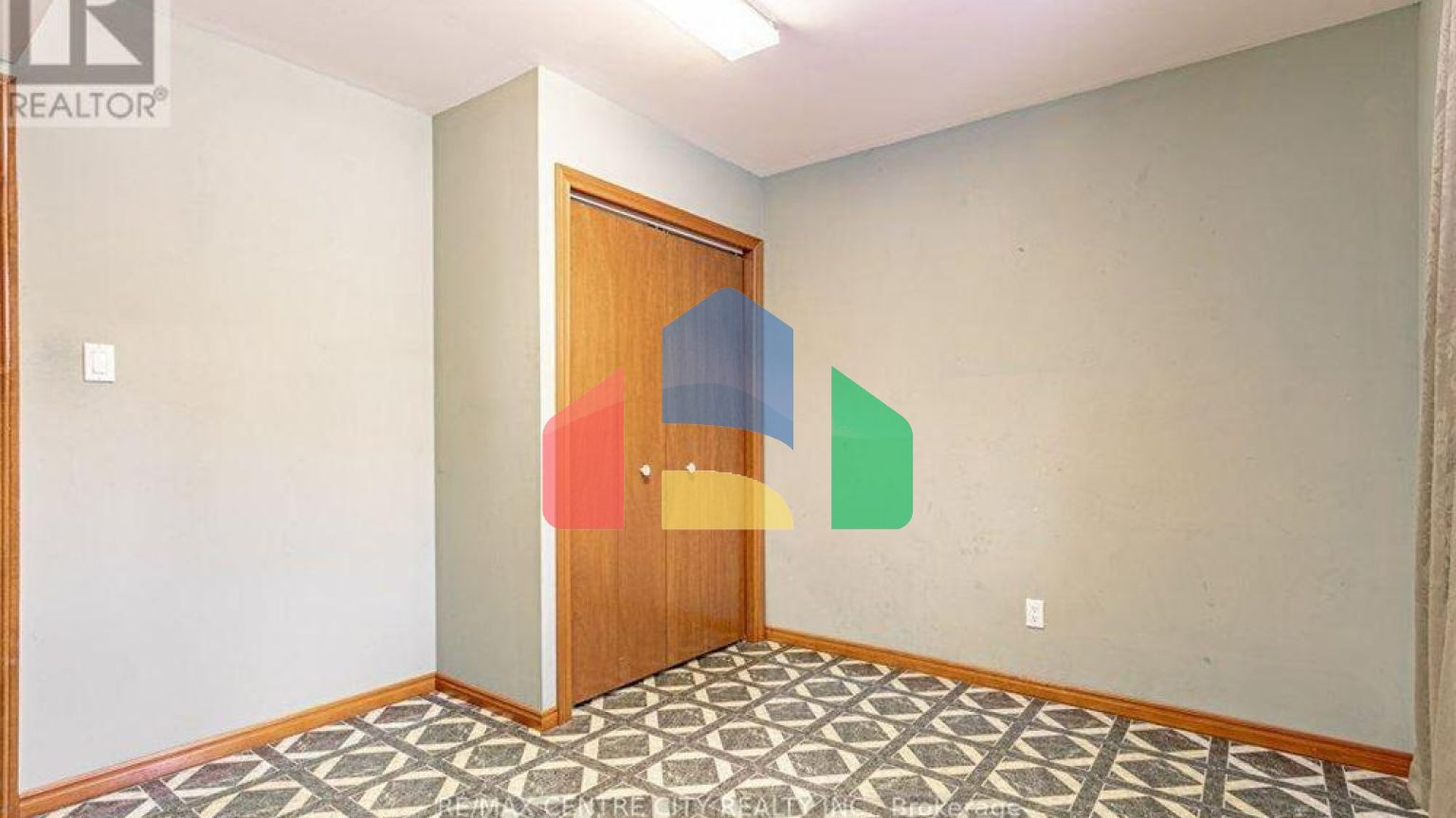 Residential - Single Family Home - London, Canada - Canada