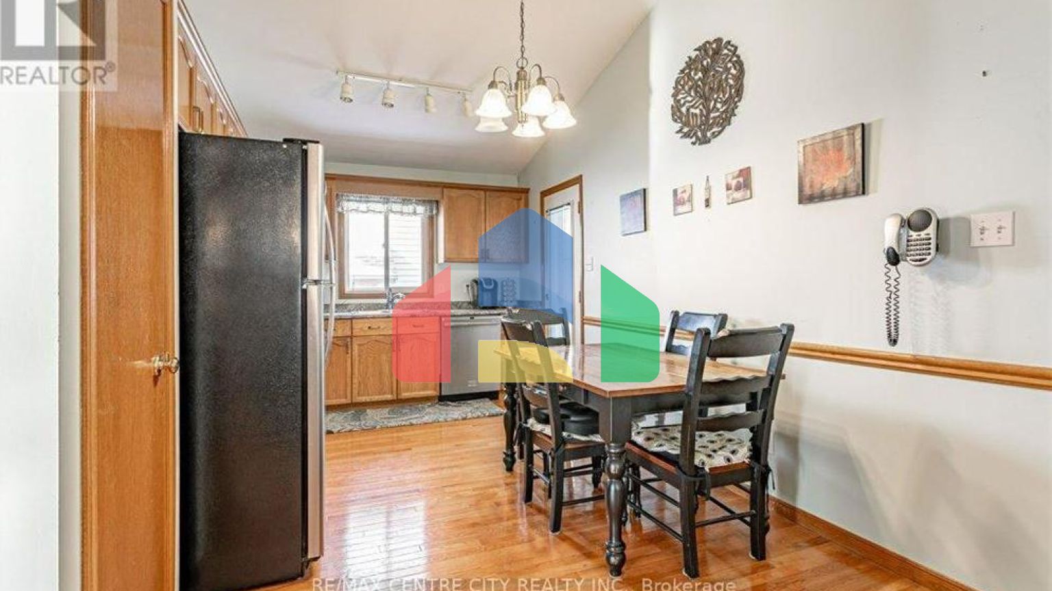 Residential - Single Family Home - London, Canada - Canada