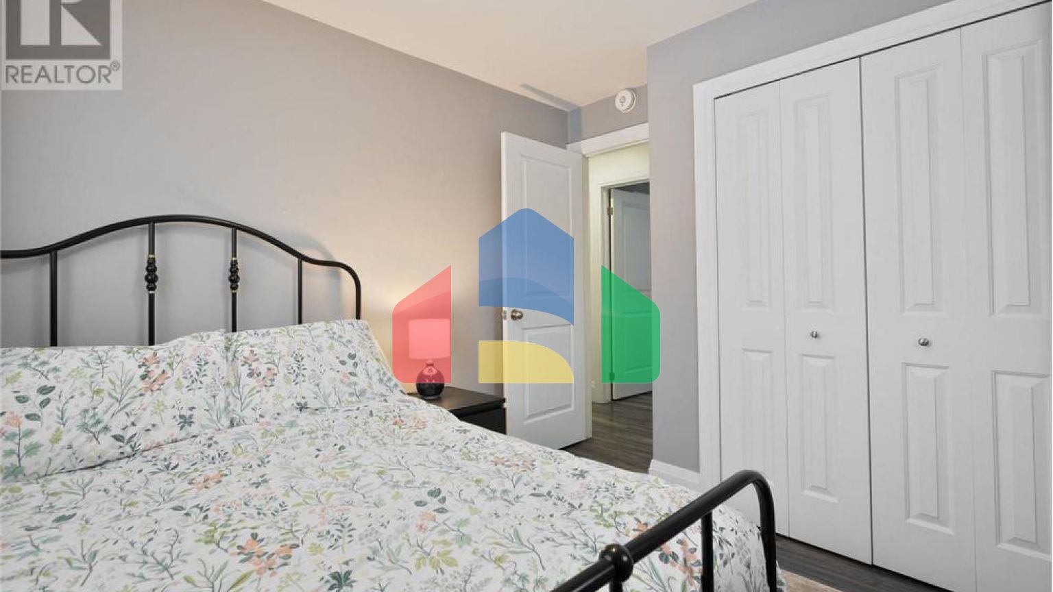 Residential - Single Family Home - London, Canada - Canada