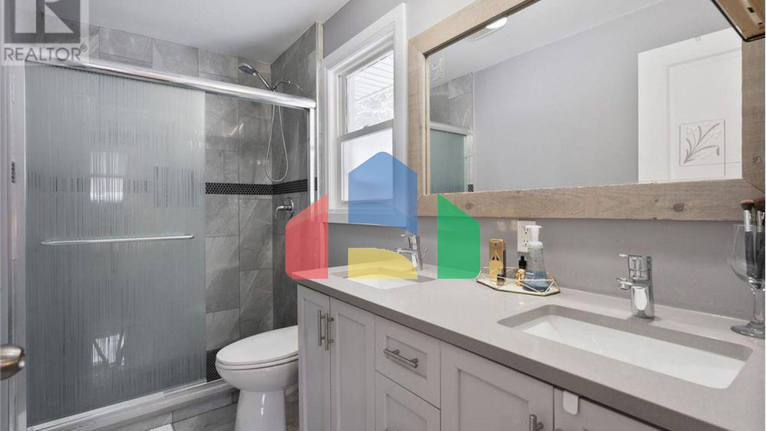 Residential - Single Family Home - London, Canada - Canada