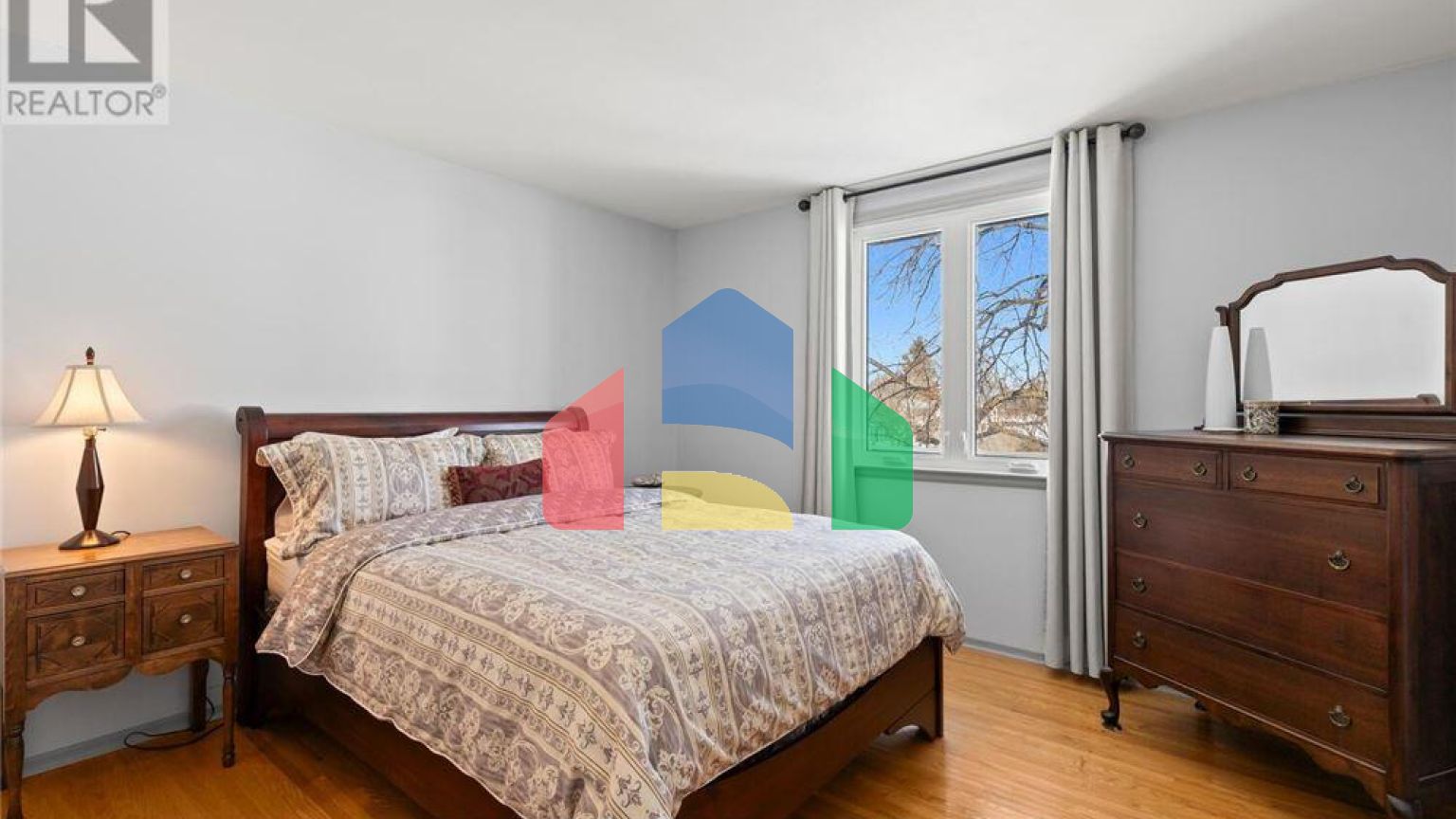 Residential - Single Family Home - London, Canada - Canada