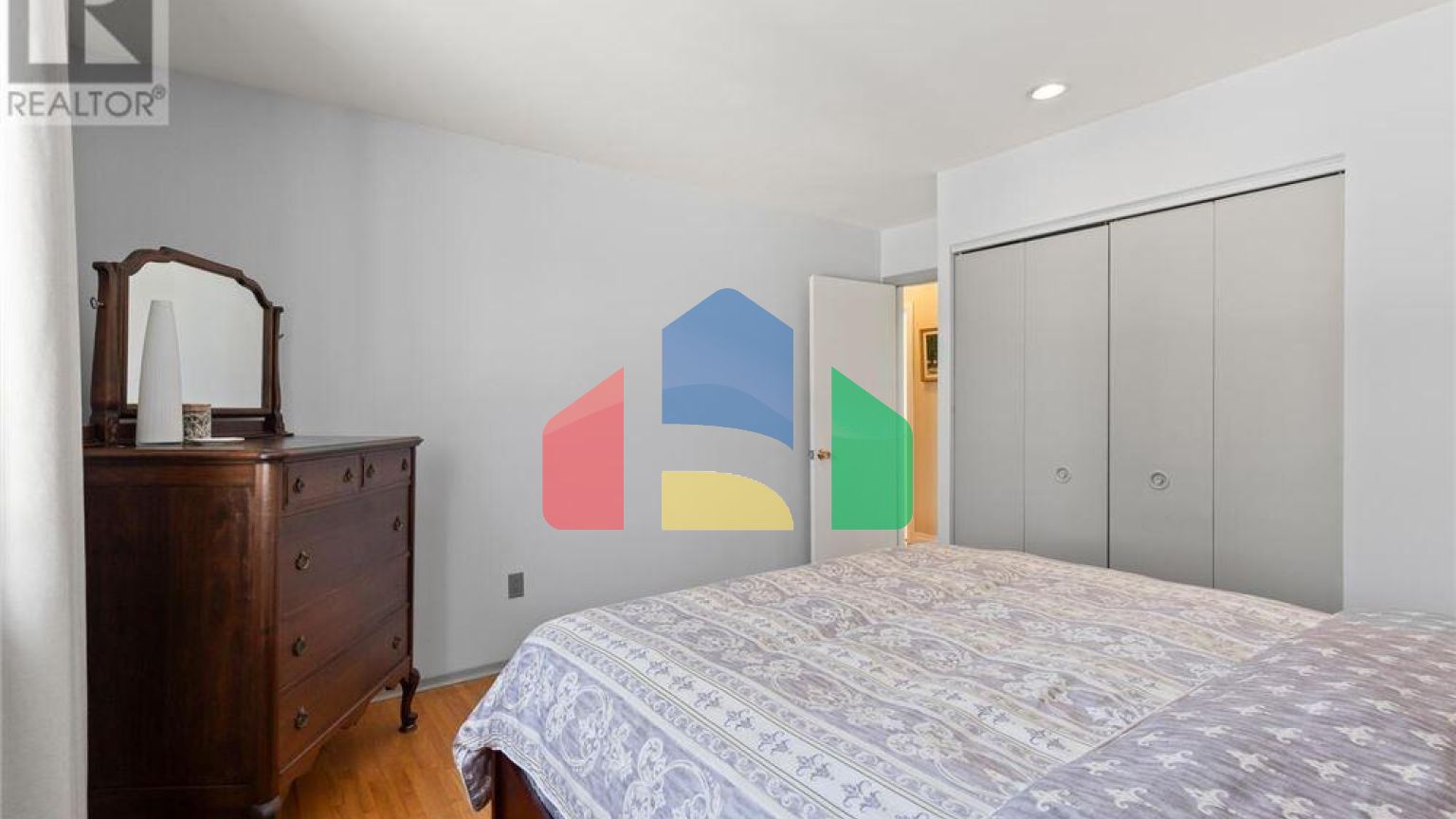 Residential - Single Family Home - London, Canada - Canada