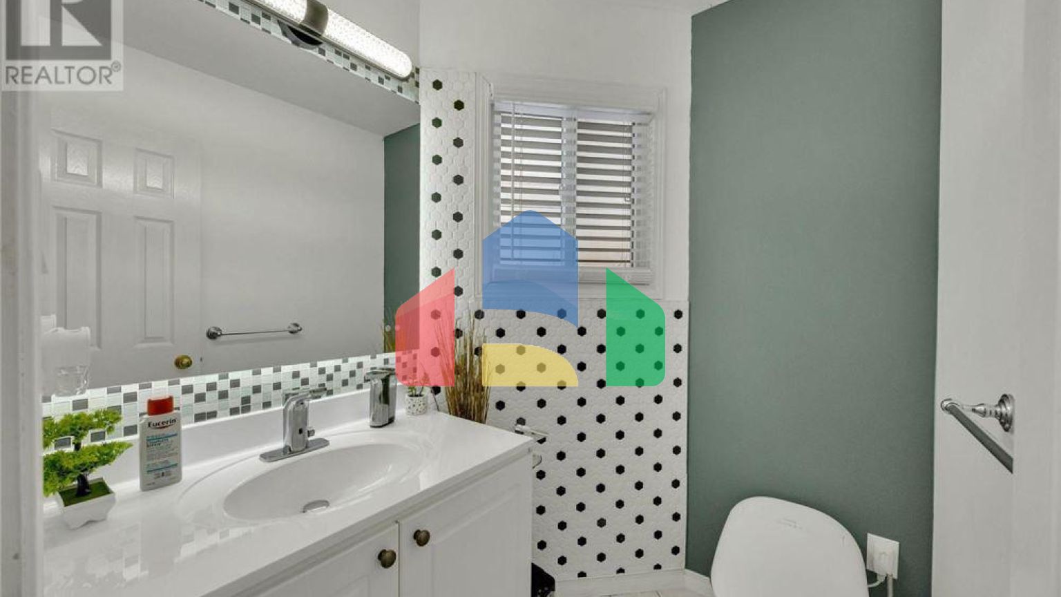 Residential - Single Family Home - London, Canada - Canada