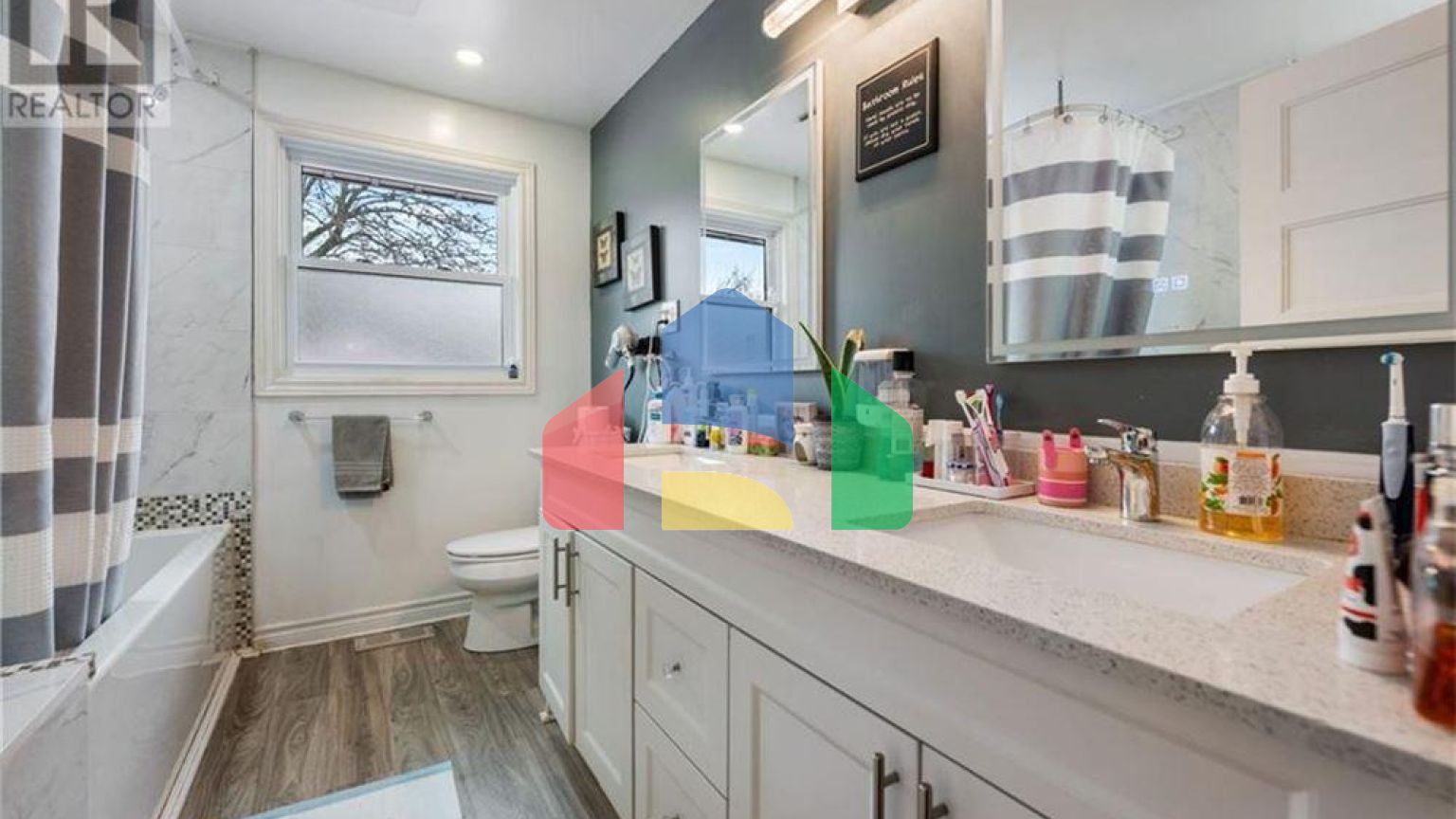 Residential - Single Family Home - London, Canada - Canada