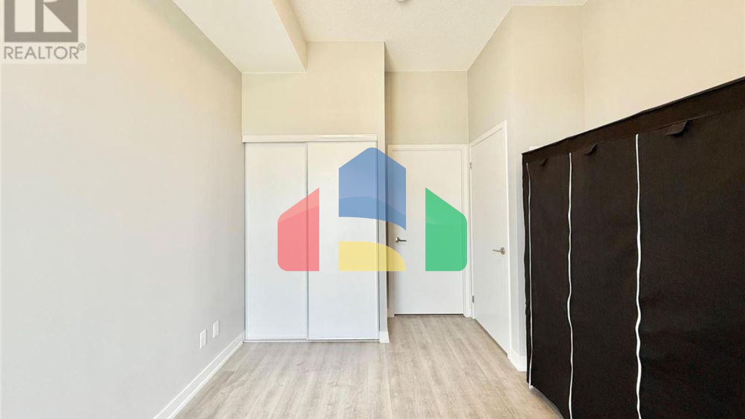 Residential - Single Family Home - Markham, Canada - Canada