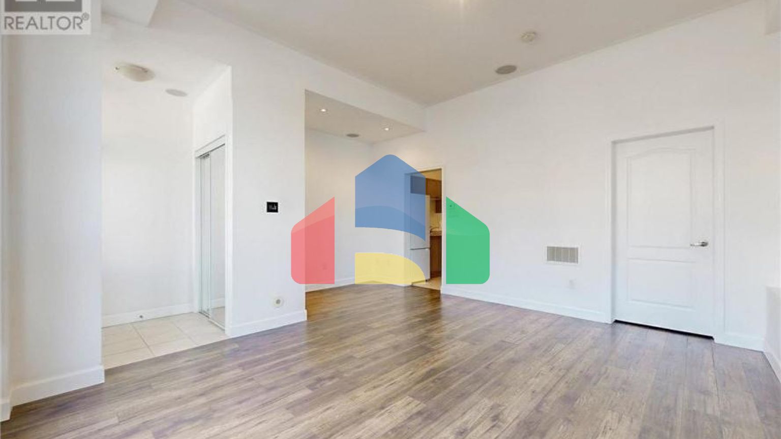 Residential - Single Family Home - Markham, Canada - Canada