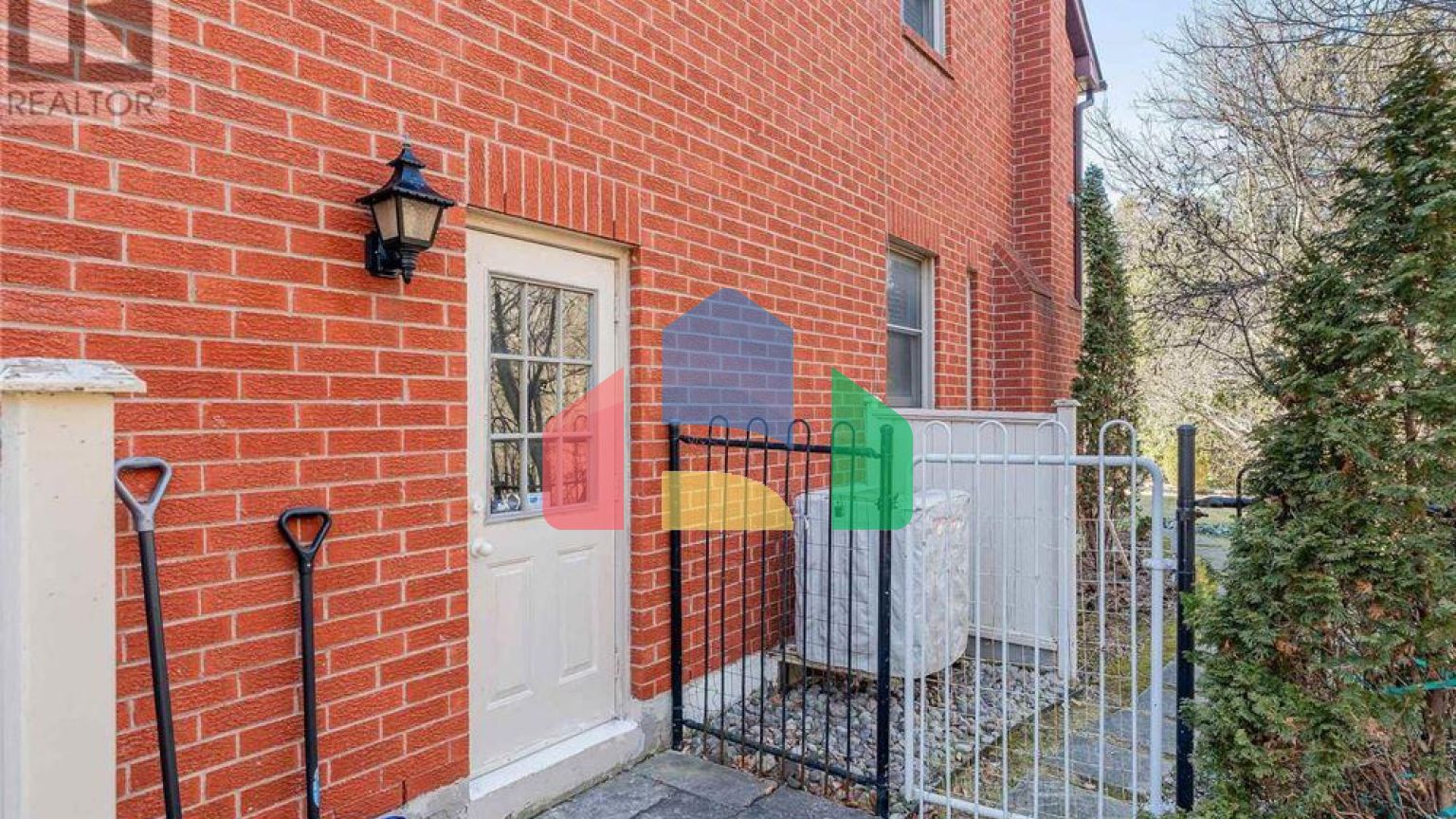 Residential - Single Family Home - Markham, Canada - Canada