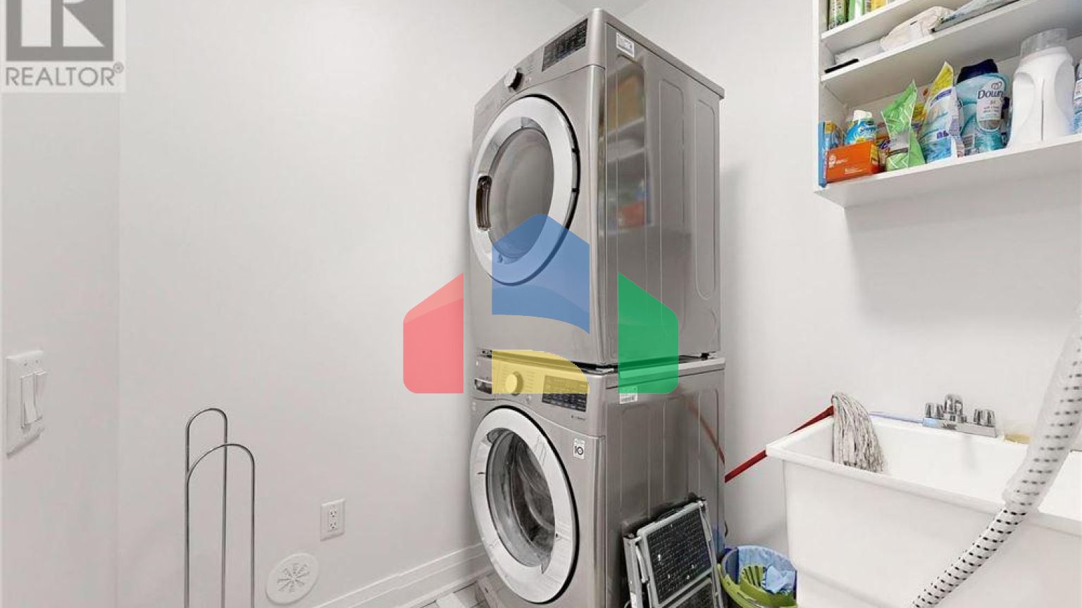 Residential - Single Family Home - Markham, Canada - Canada