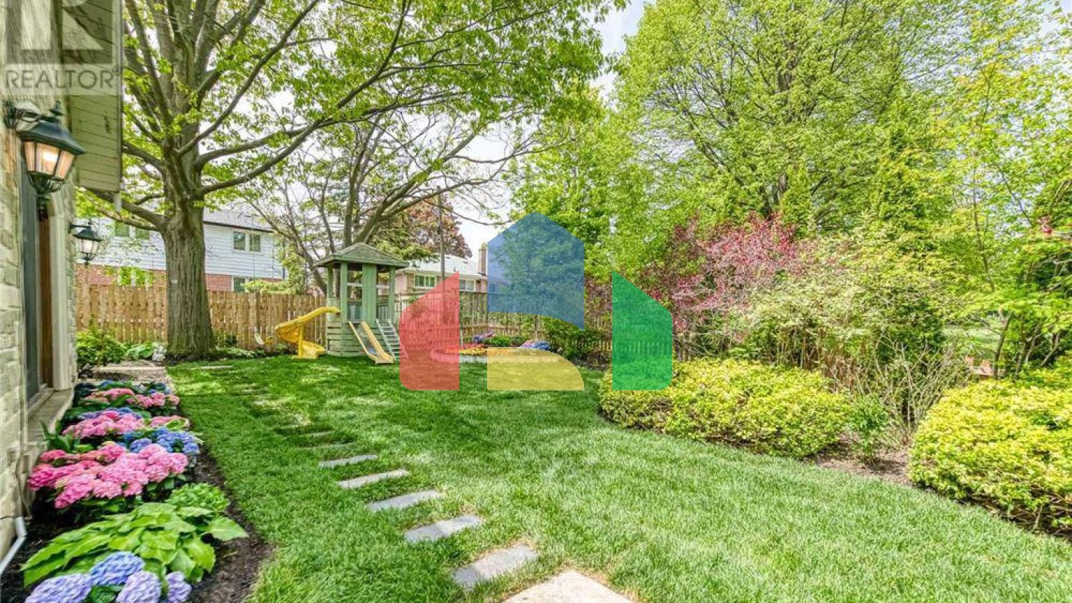 Residential - Single Family Home - Markham, Canada - Canada