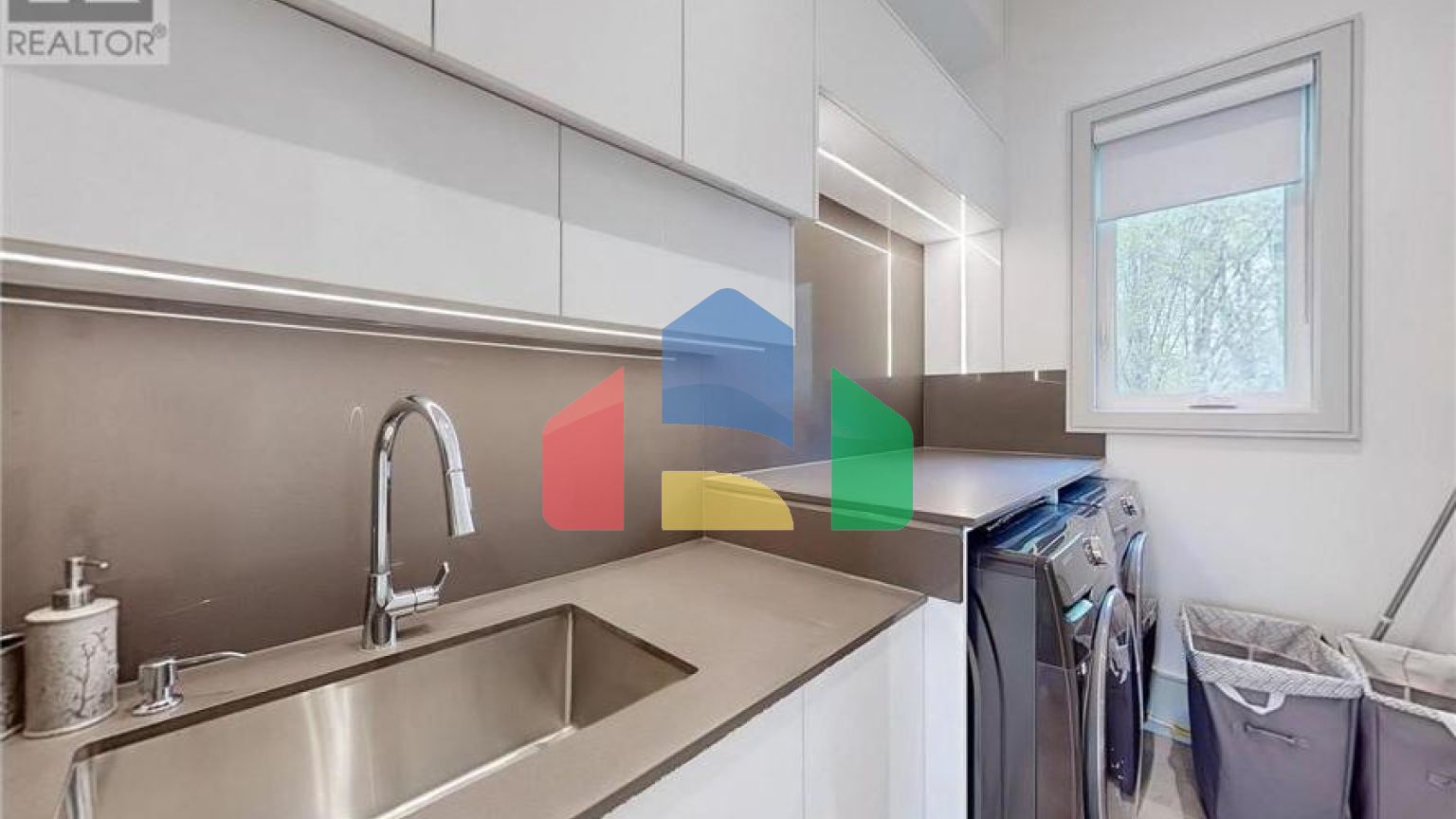 Residential - Single Family Home - Markham, Canada - Canada