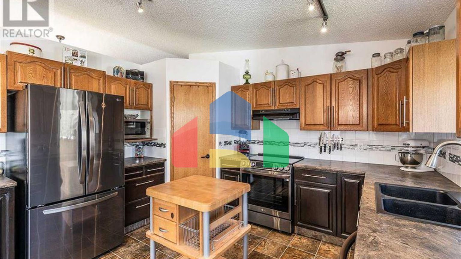 Residential - Single Family Home - Medicine Hat, Canada - Canada