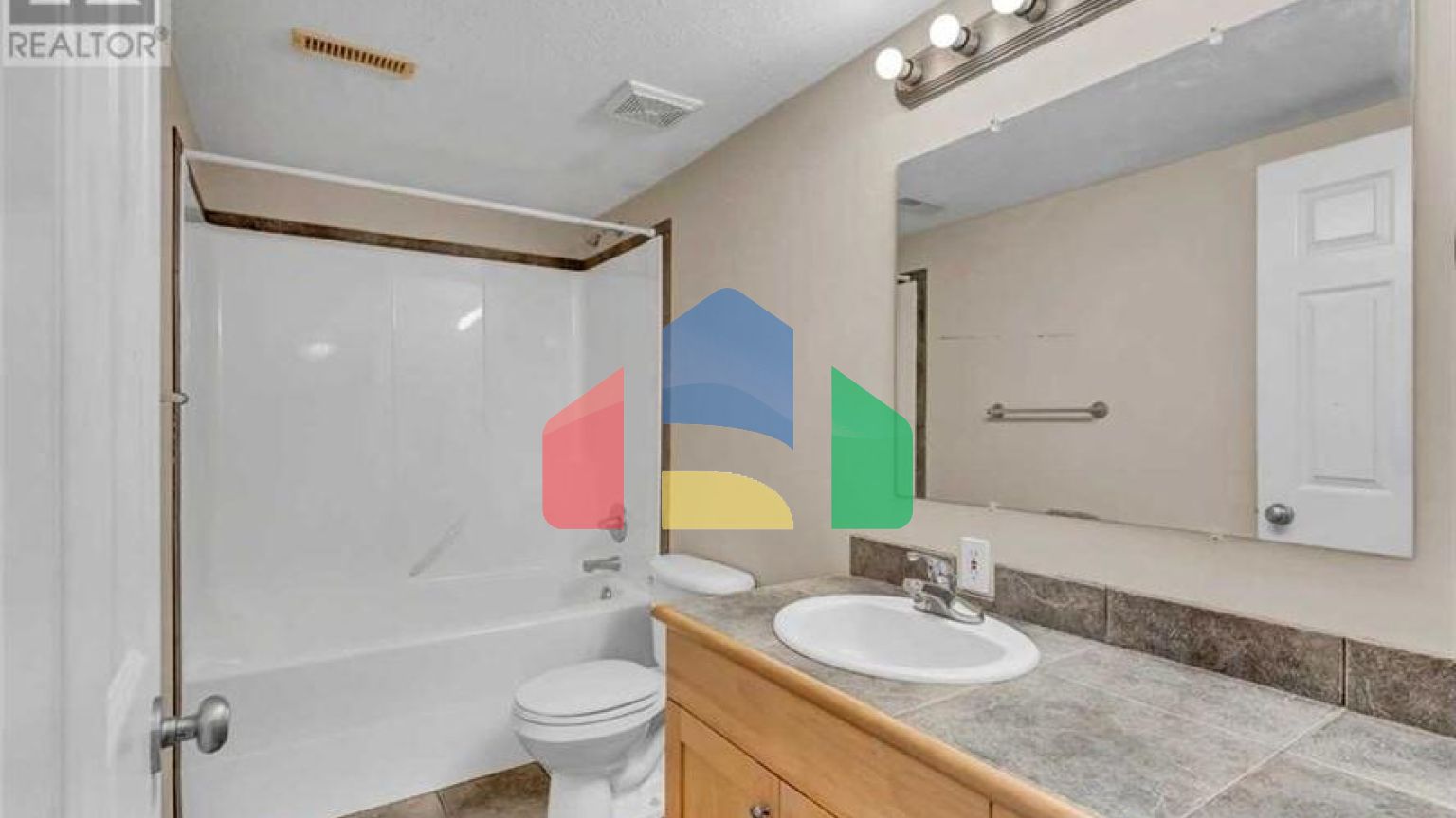 Residential - Single Family Home - Medicine Hat, Canada - Canada