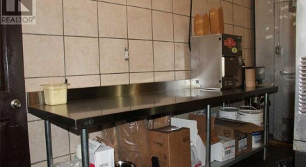 Commercial - Commercial/Retail - Medicine Hat, Canada - Canada