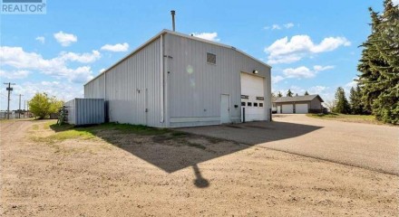 Residential - Single Family Home - Medicine Hat, Canada - Canada