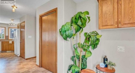 Residential - Single Family Home - Medicine Hat, Canada - Canada