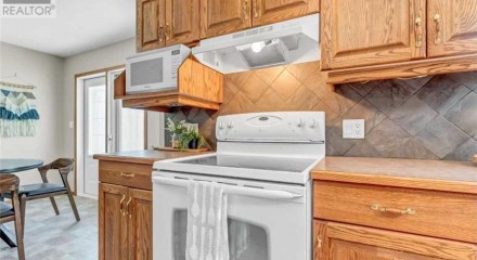Residential - Single Family Home - Medicine Hat, Canada - Canada
