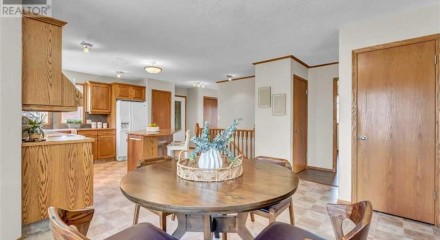 Residential - Single Family Home - Medicine Hat, Canada - Canada