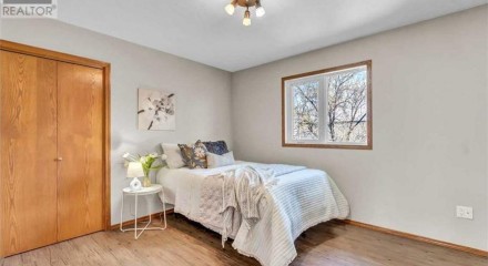 Residential - Single Family Home - Medicine Hat, Canada - Canada