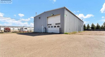 Residential - Single Family Home - Medicine Hat, Canada - Canada