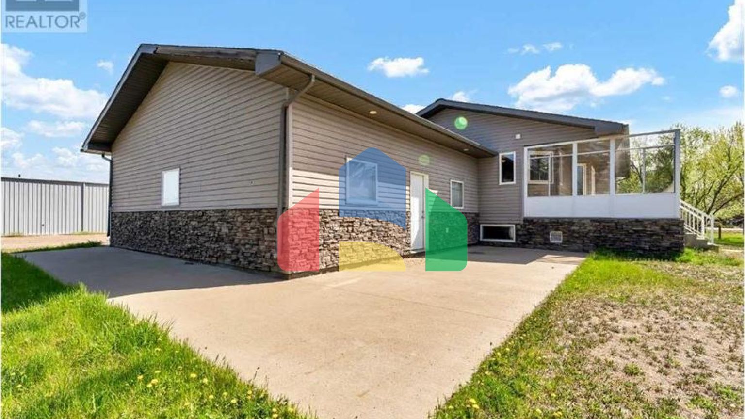 Residential - Single Family Home - Medicine Hat, Canada - Canada