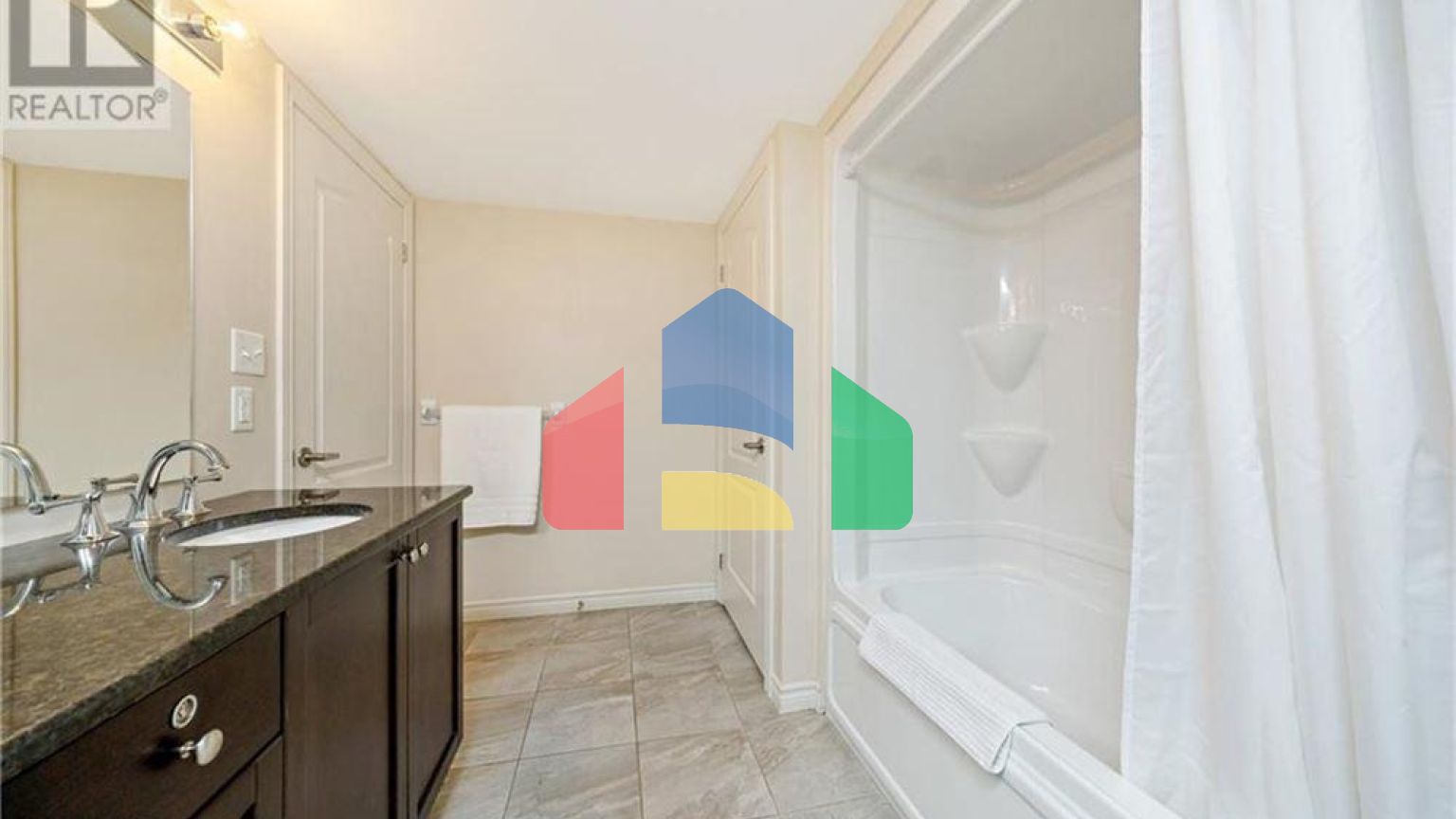 Residential - Condo/Apartment - Milton, Canada - Canada