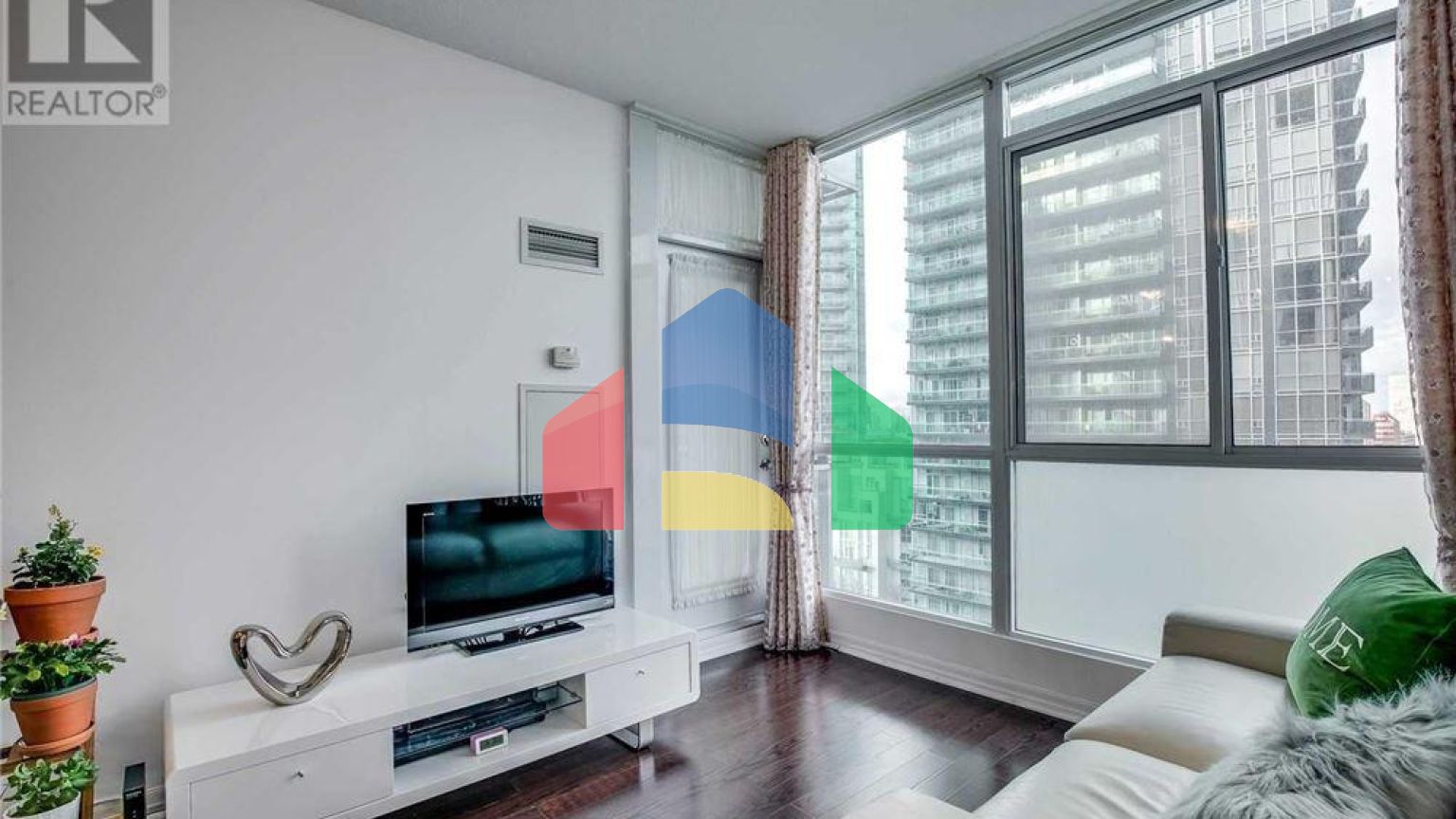 Residential - Single Family Home - Mississauga, Canada - Canada