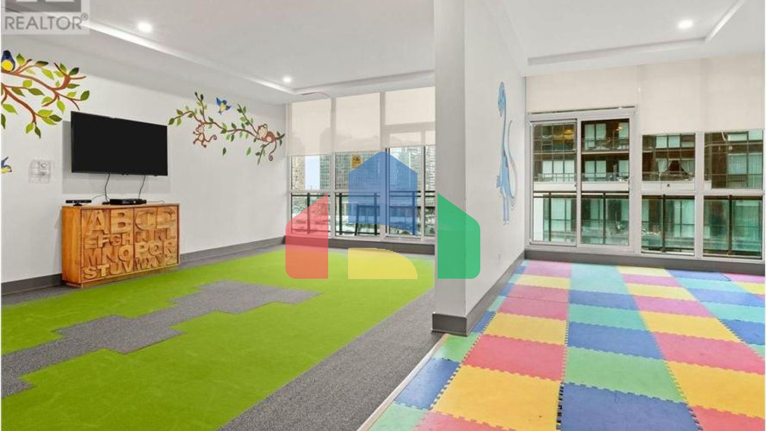 Residential - Single Family Home - Mississauga, Canada - Canada