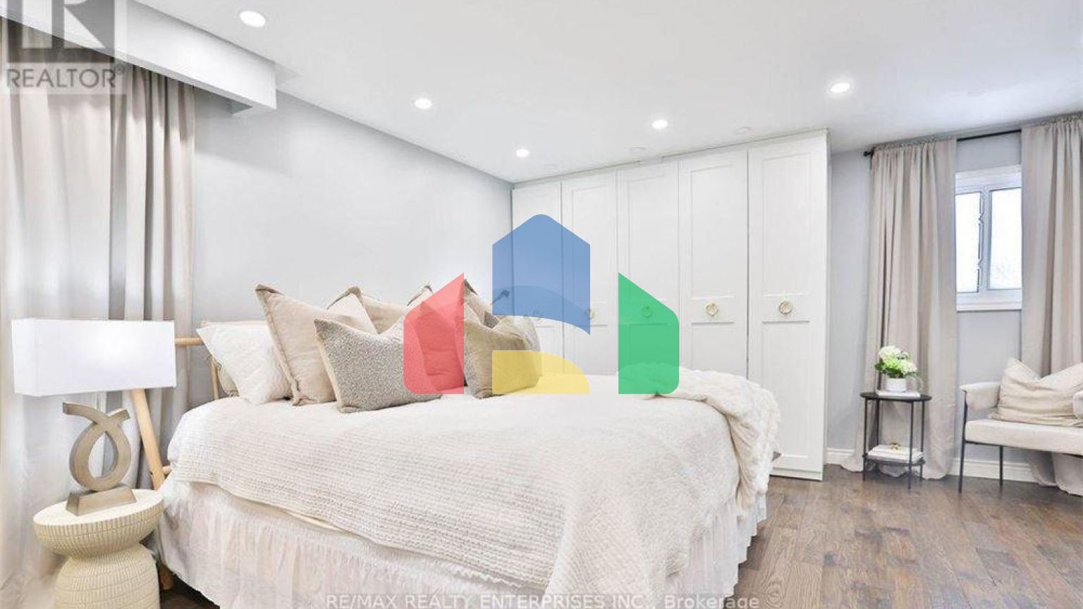 Residential - Single Family Home - Mississauga, Canada - Canada