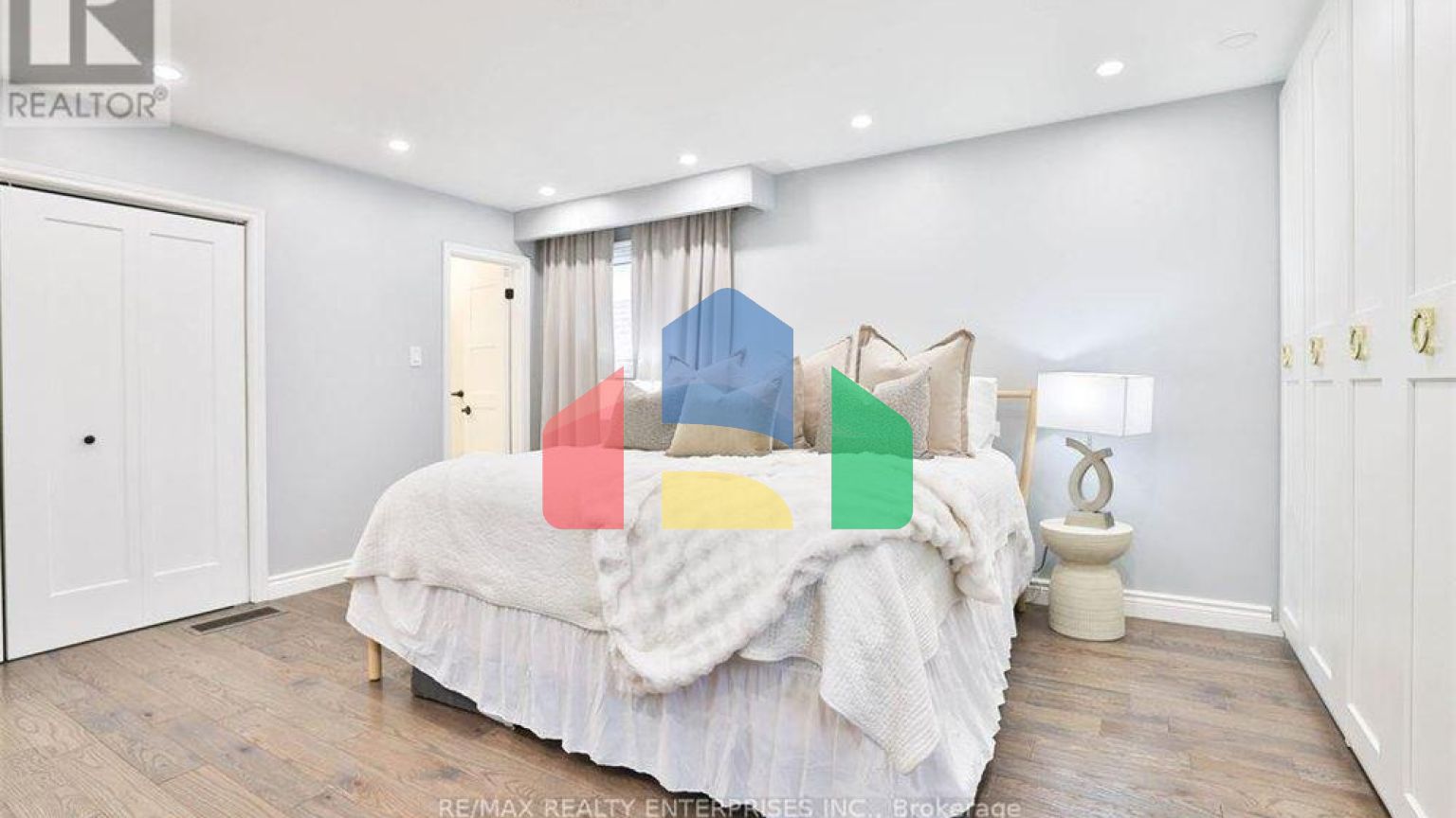 Residential - Single Family Home - Mississauga, Canada - Canada