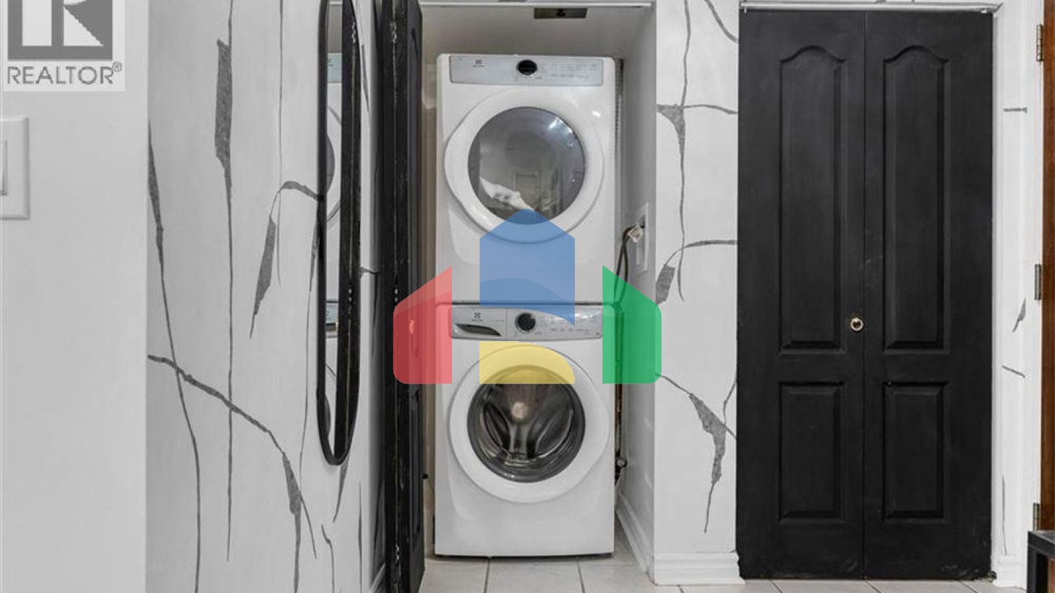 Residential - Condo/Apartment - Mississauga, Canada - Canada