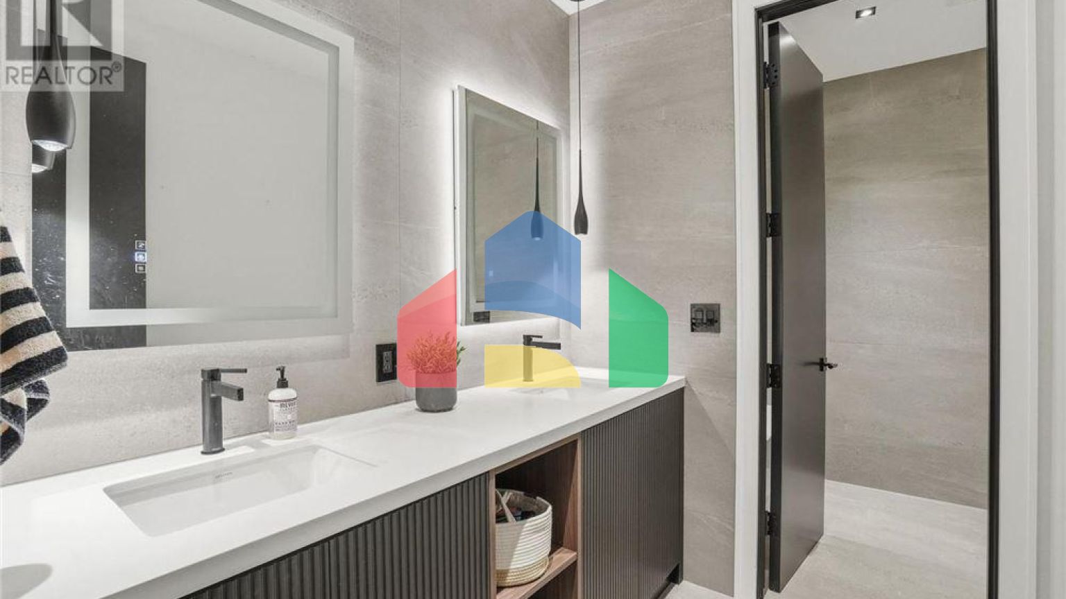 Residential - Single Family Home - Mississauga, Canada - Canada