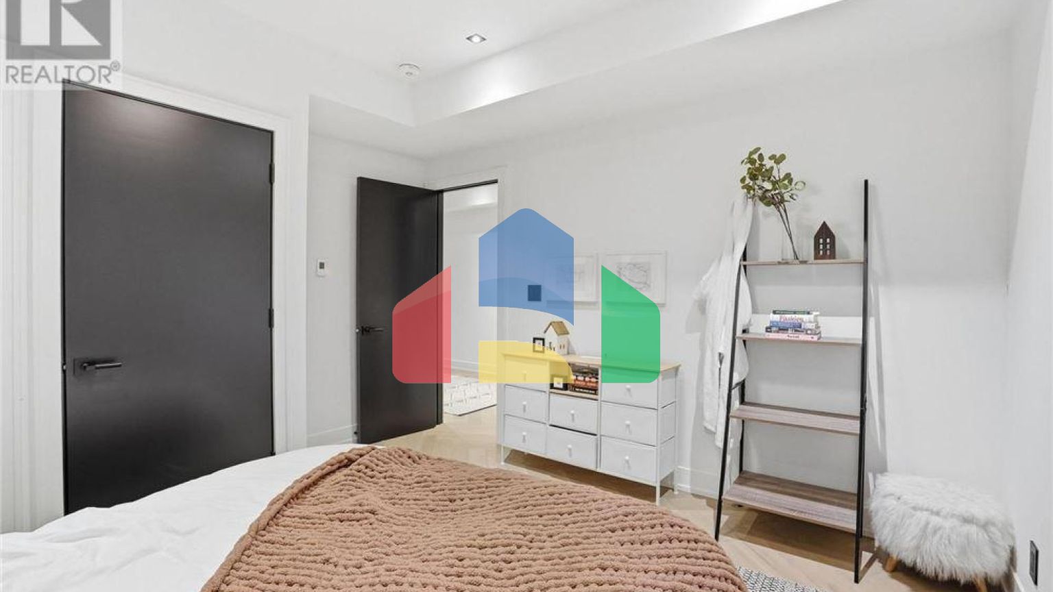 Residential - Single Family Home - Mississauga, Canada - Canada