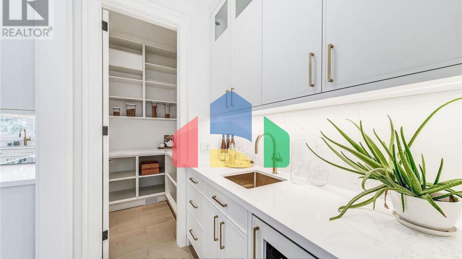 Residential - Single Family Home - Mississauga, Canada - Canada