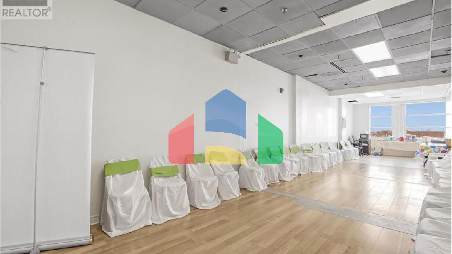 Commercial - Commercial/Retail - Mississauga, Canada - Canada