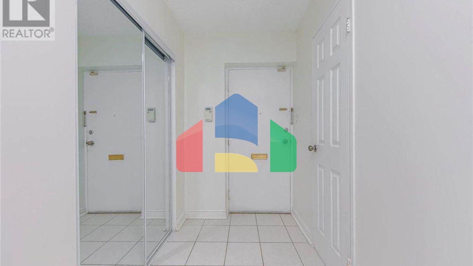 Residential - Townhouse - Mississauga, Canada - Canada