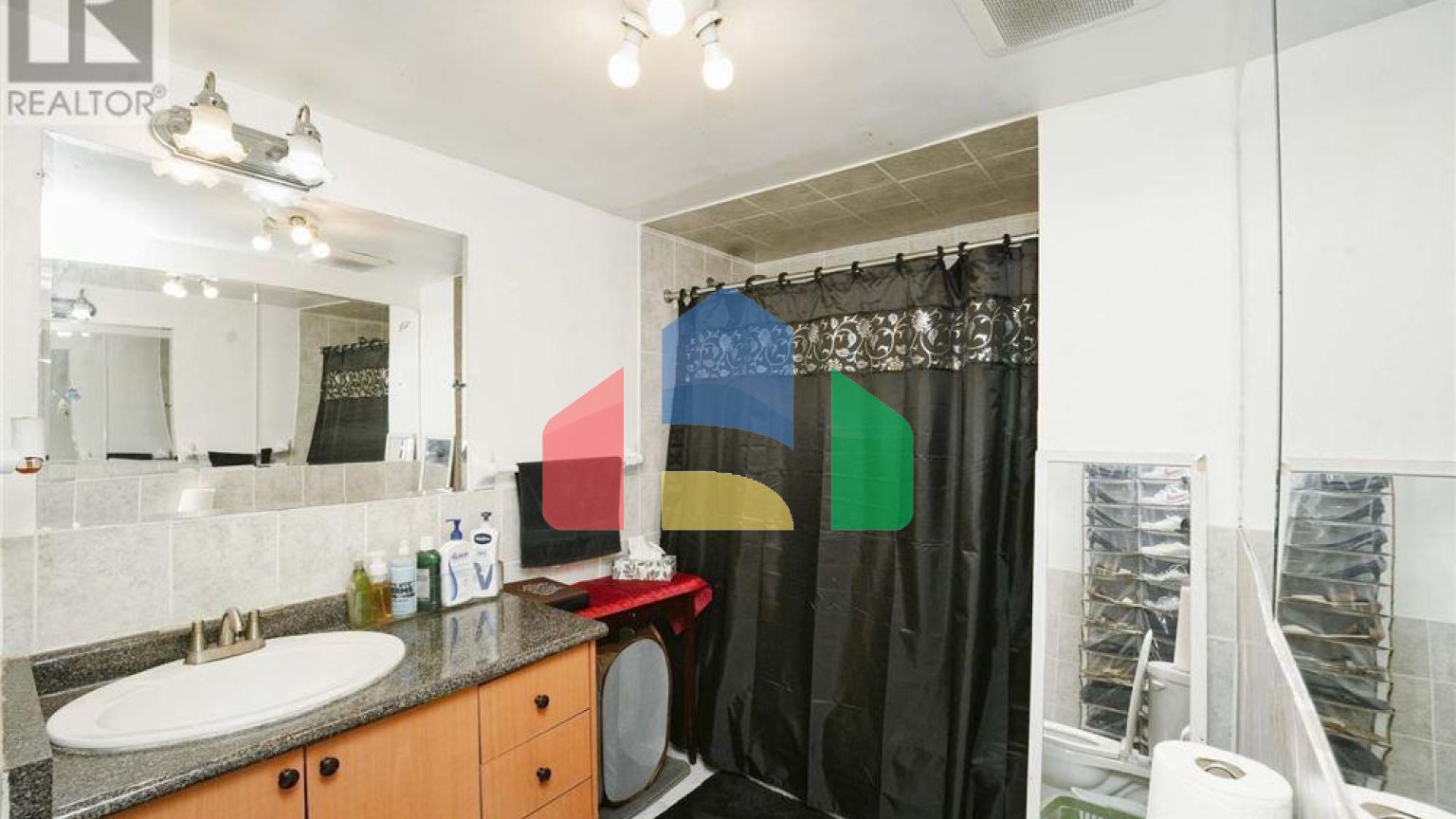 Residential - Single Family Home - Mississauga, Canada - Canada