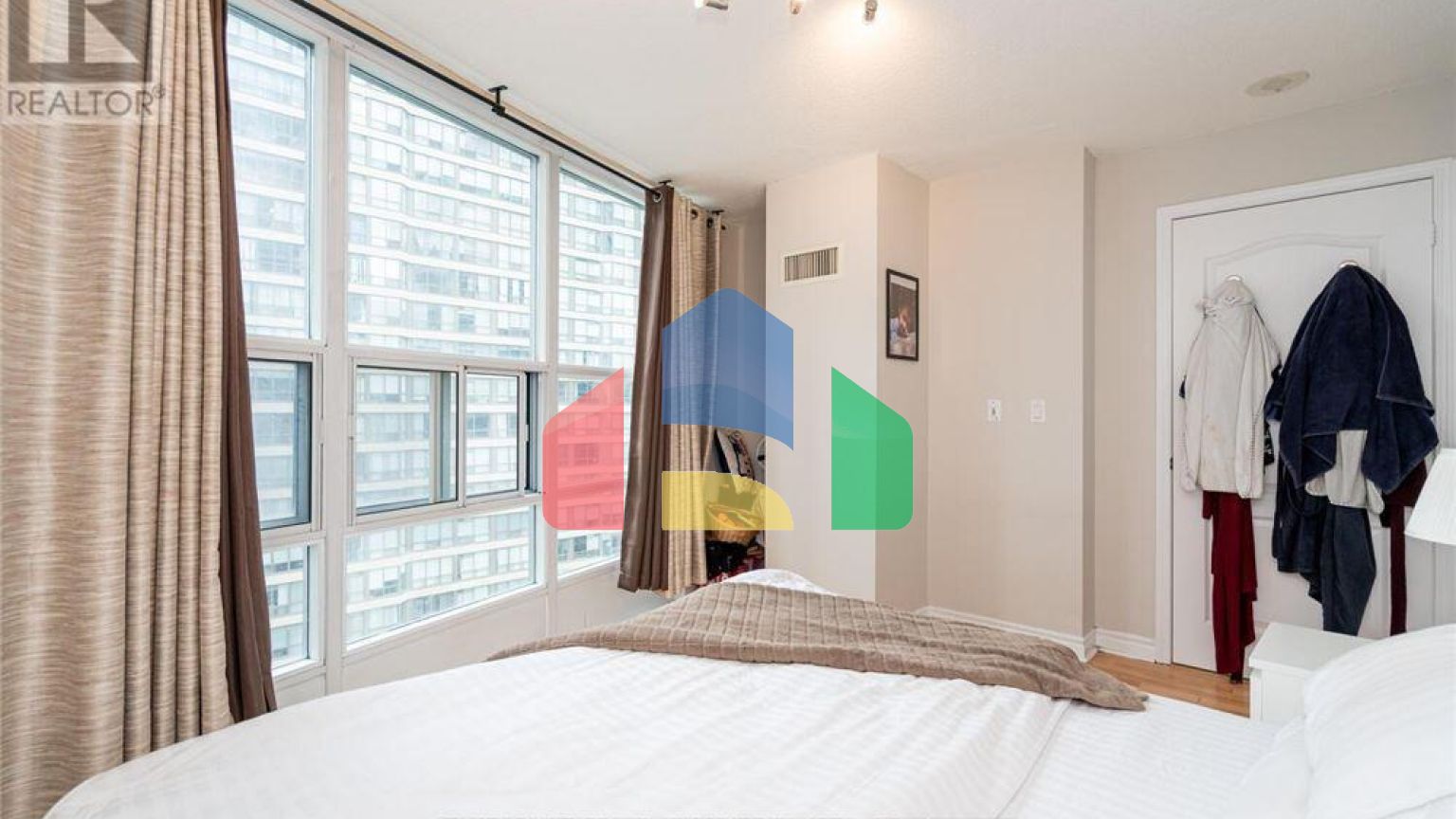 Residential - Condo/Apartment - Mississauga, Canada - Canada