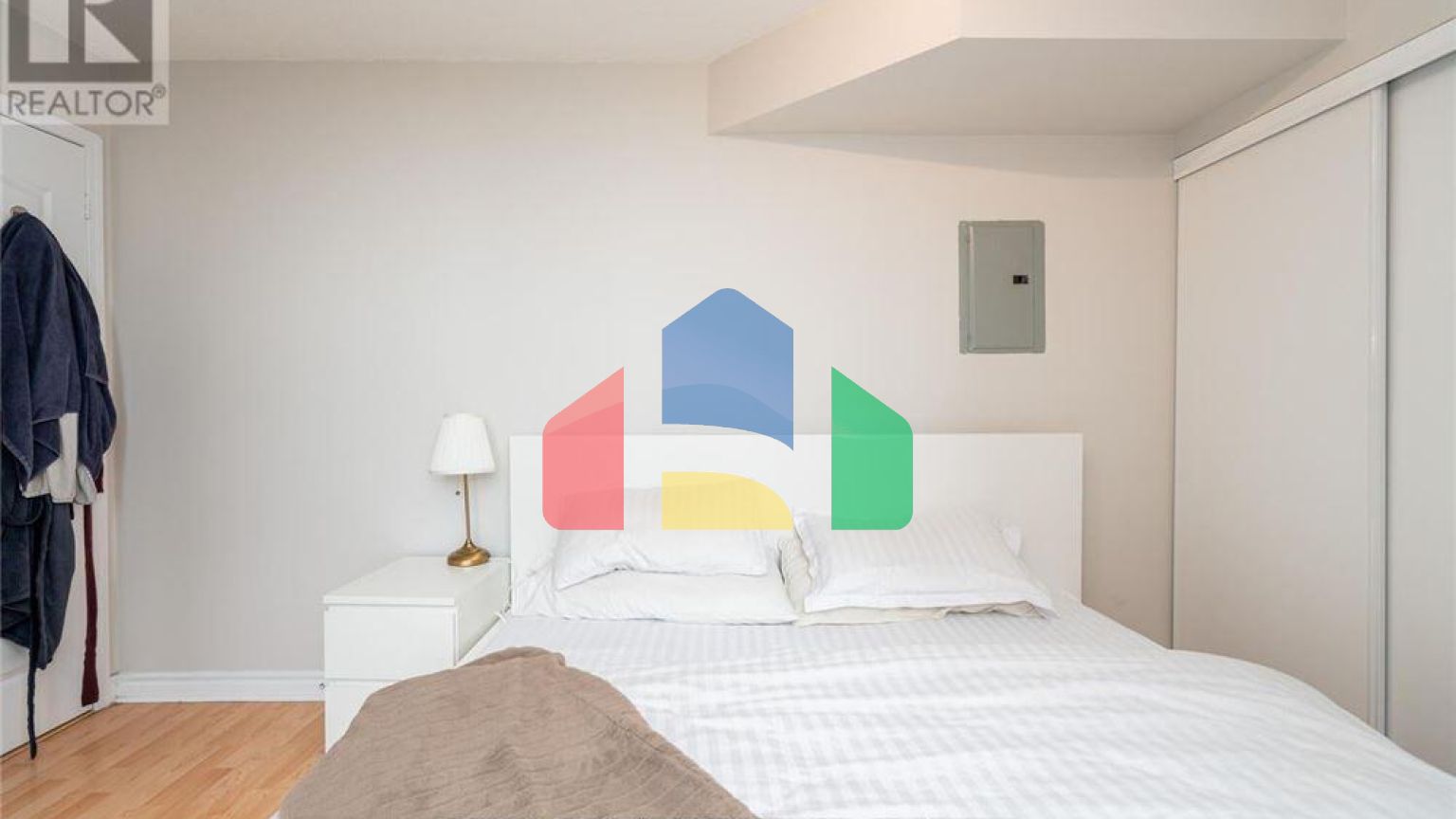 Residential - Condo/Apartment - Mississauga, Canada - Canada