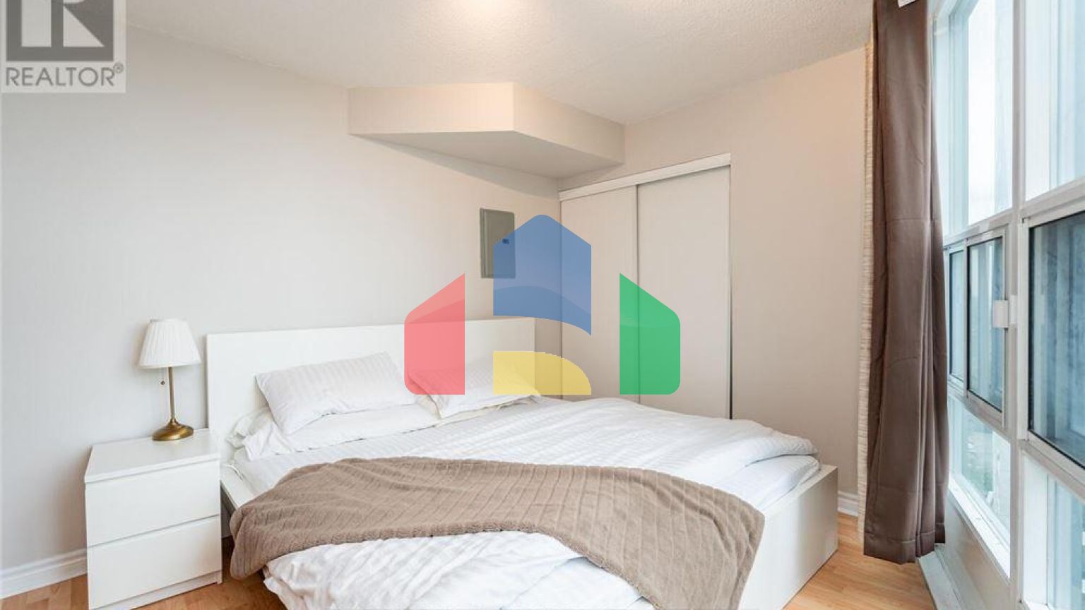 Residential - Condo/Apartment - Mississauga, Canada - Canada