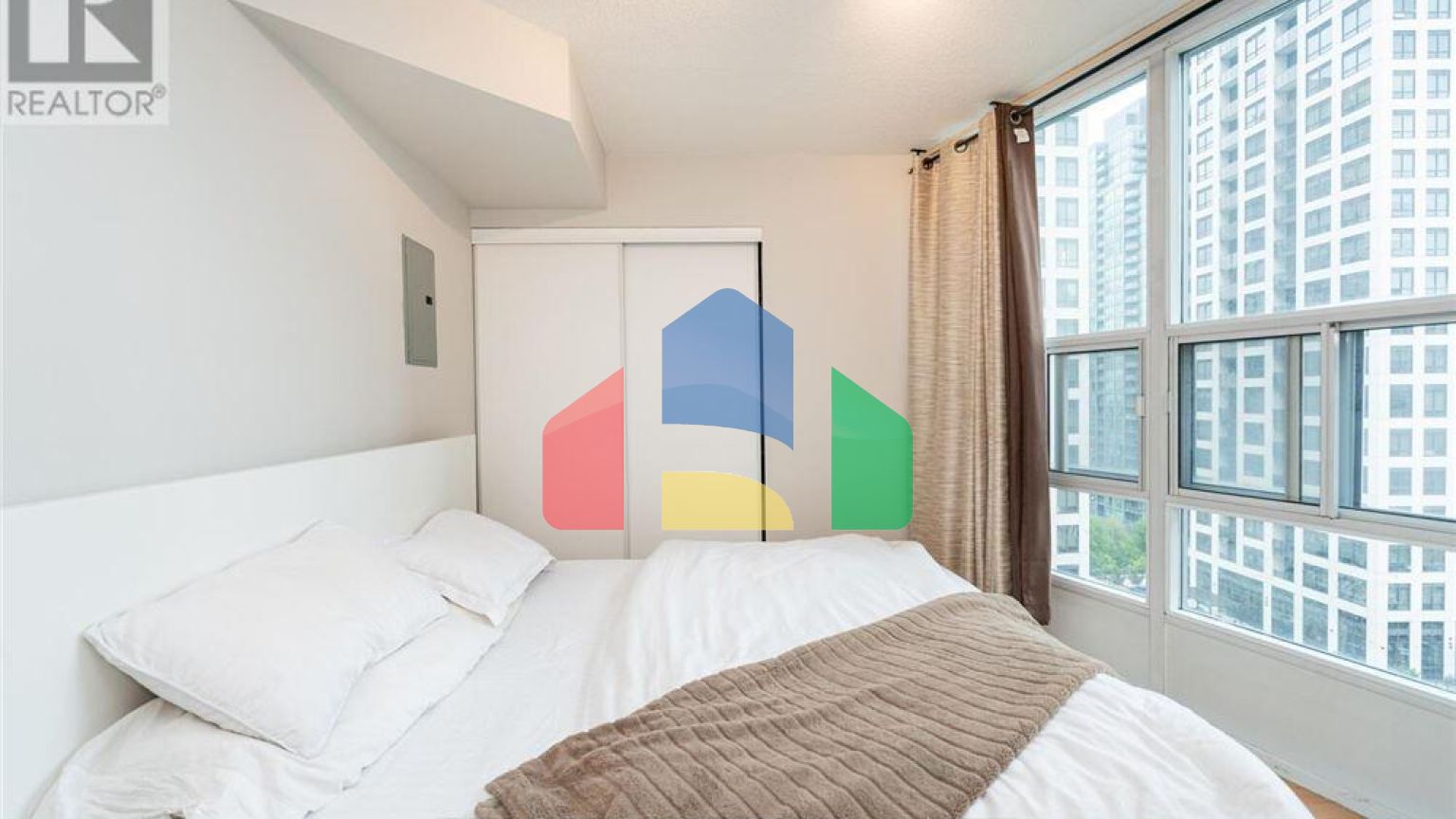 Residential - Condo/Apartment - Mississauga, Canada - Canada