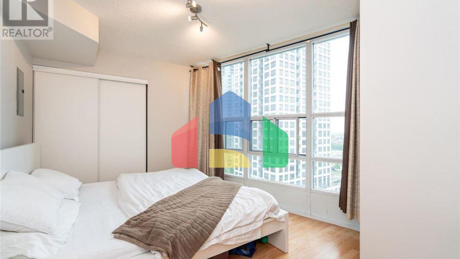 Residential - Condo/Apartment - Mississauga, Canada - Canada