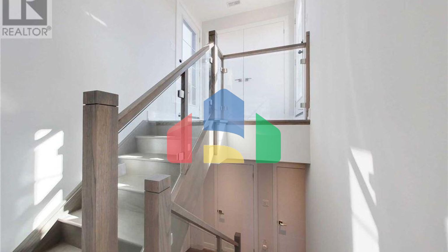 Residential - Townhouse - Mississauga, Canada - Canada